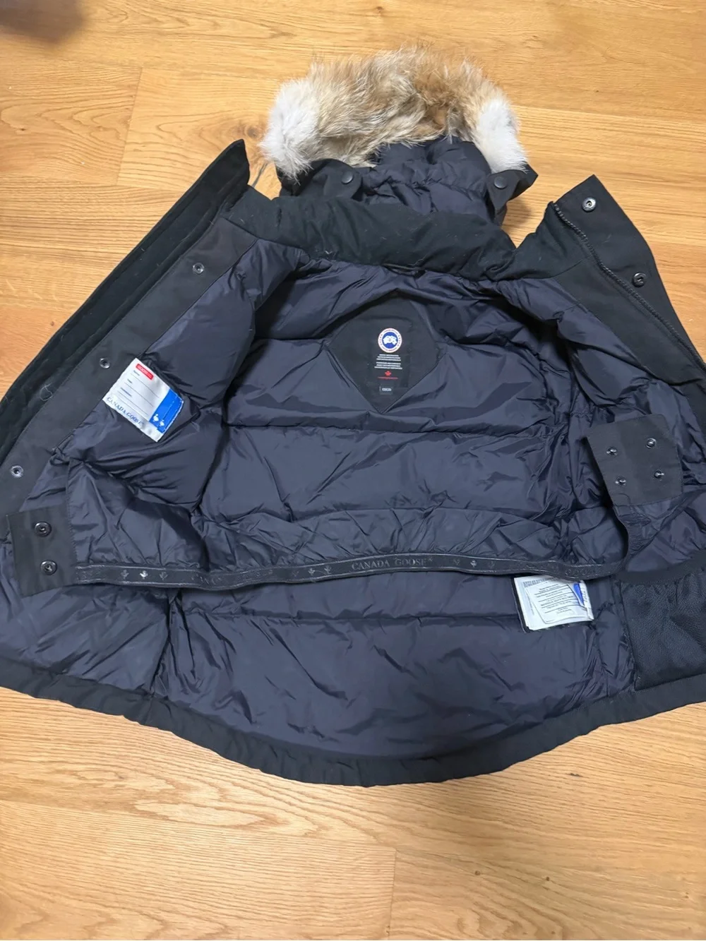 Canada Goose Kids Black Puffer Coat with Fur-Trim Hood unisex fits7-8